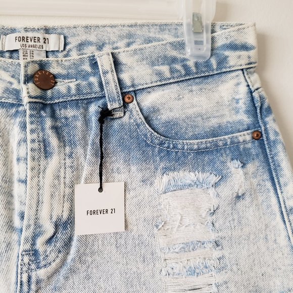 Forever 21 Acid Wash Light blue Denim Shorts - Picture 4 of 6